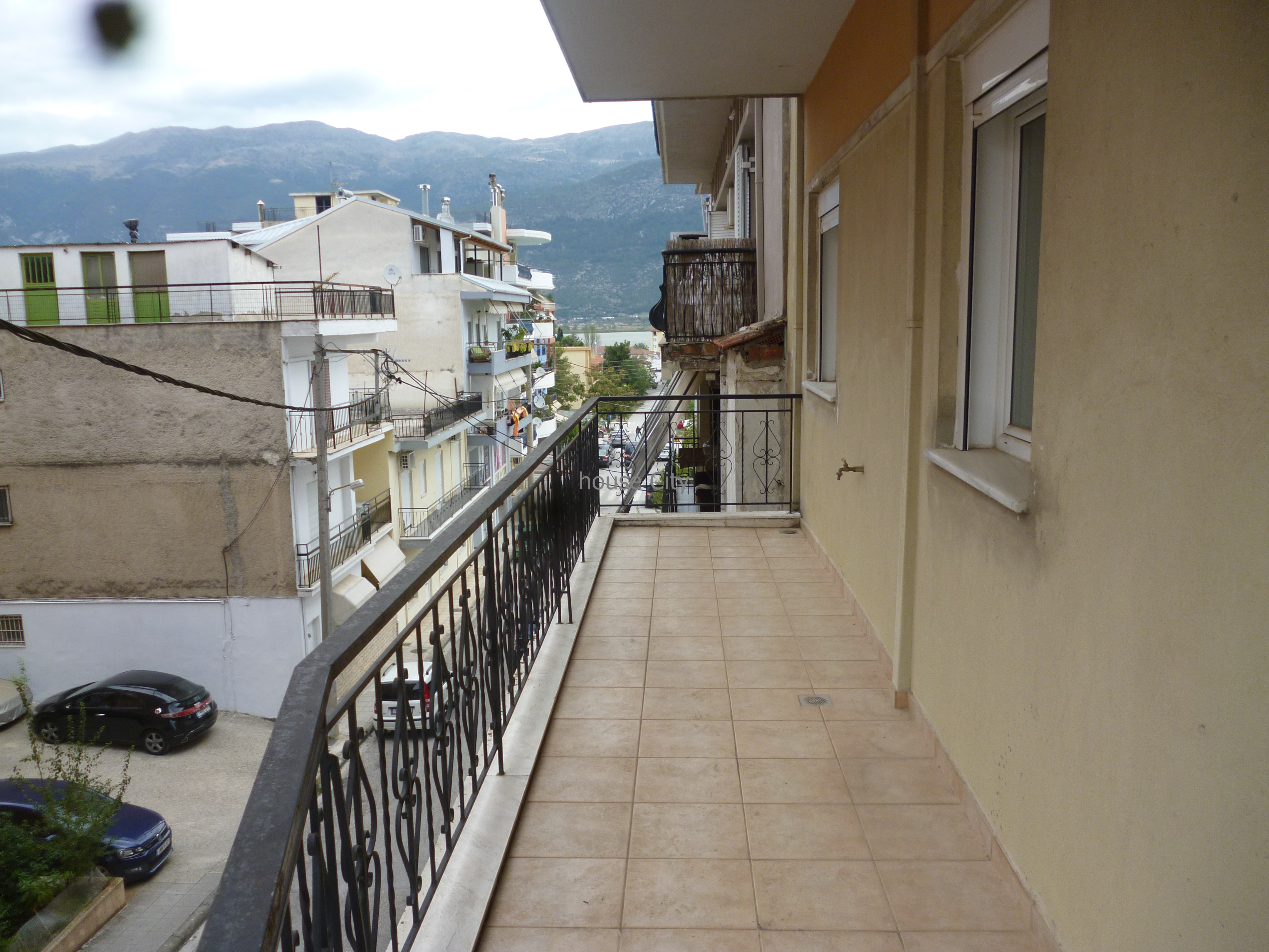 Γκαρσονιέρα δίχωρη